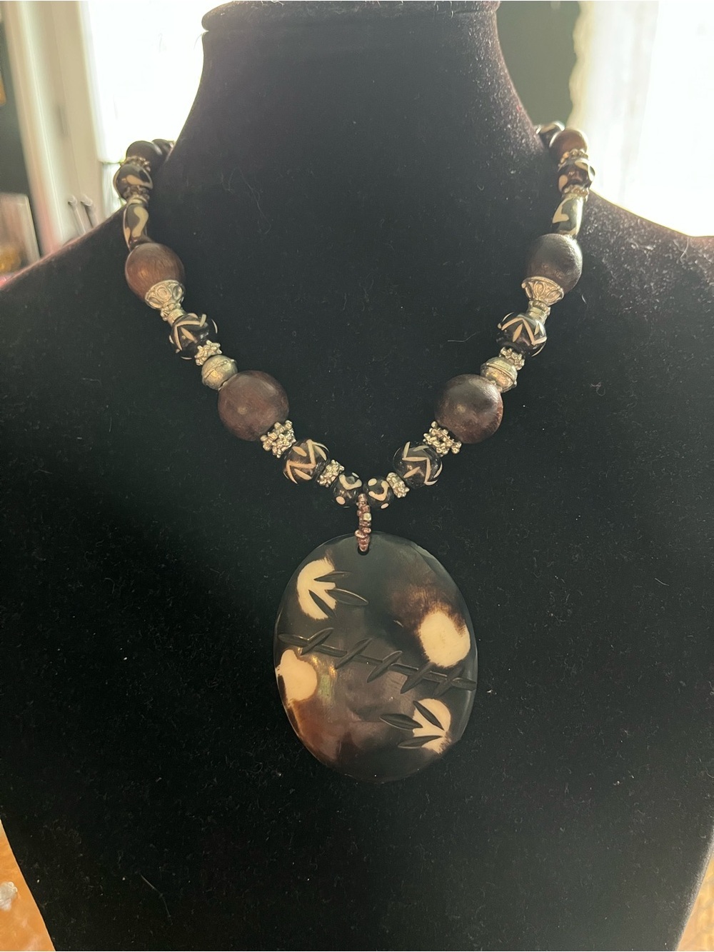 Chico’s Tribal Pendant Brown Necklace Wood Horn Look Boho Statement Earthy